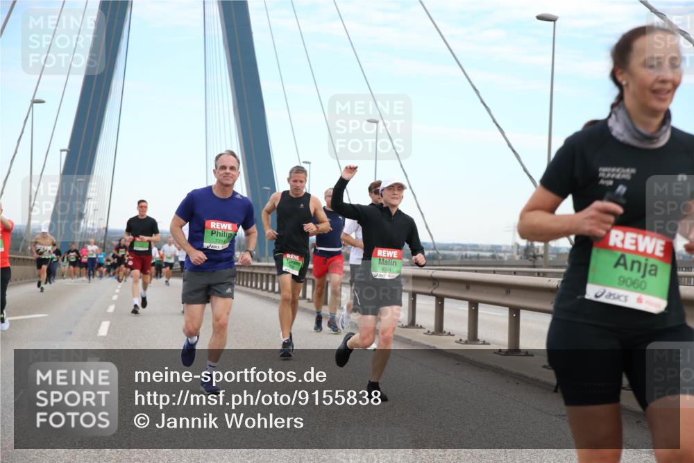 03.10.2025 - Köhlbrandbrückenlauf Jannik Wohlers http://msf.ph/oto/9155838 03.10.2025 15:26:24 Position 1 8064, 9060, 7314 meine-sportfotos.de