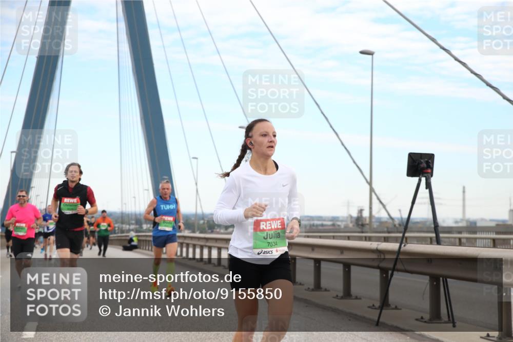 03.10.2025 - Köhlbrandbrückenlauf Jannik Wohlers http://msf.ph/oto/9155850 03.10.2025 15:26:36 Position 1 7534 meine-sportfotos.de
