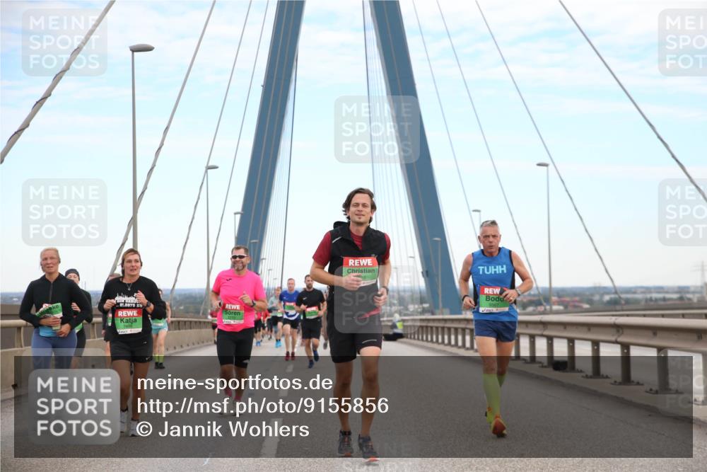 03.10.2025 - Köhlbrandbrückenlauf Jannik Wohlers http://msf.ph/oto/9155856 03.10.2025 15:26:37 Position 1 21, 0975, 9567 meine-sportfotos.de