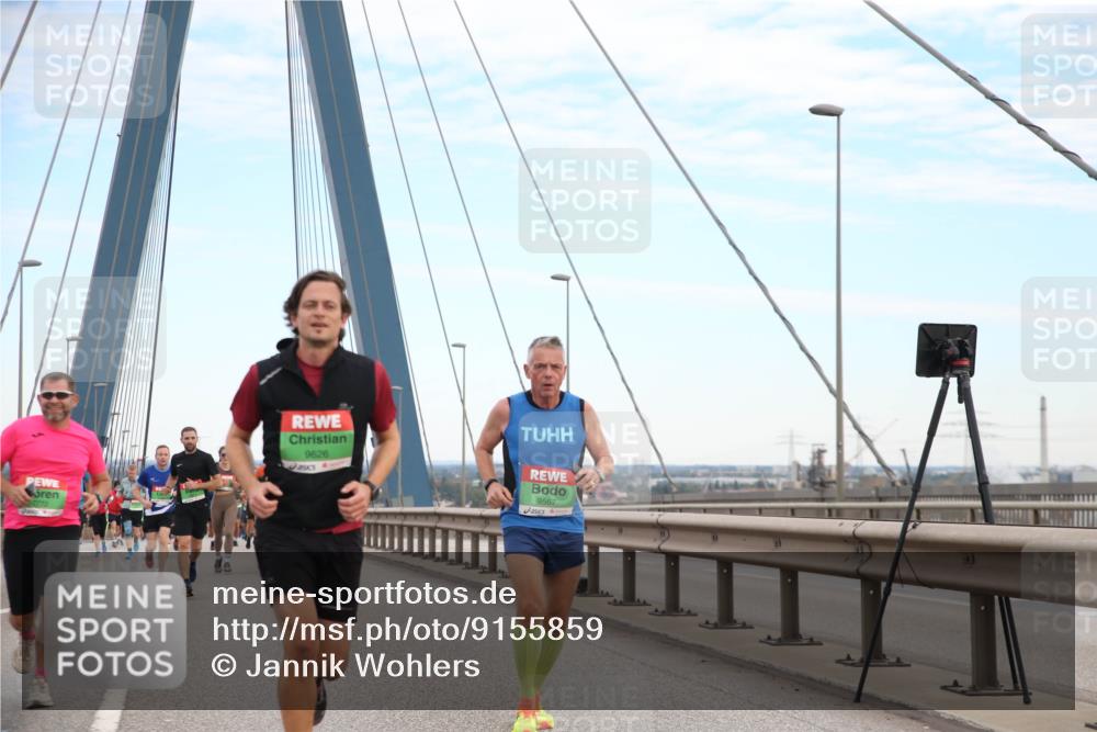 03.10.2025 - Köhlbrandbrückenlauf Jannik Wohlers http://msf.ph/oto/9155859 03.10.2025 15:26:38 Position 1 9626, 9567 meine-sportfotos.de