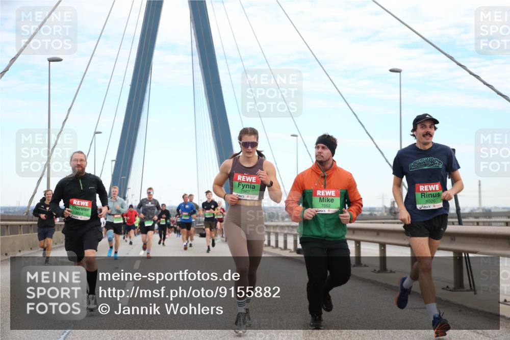 03.10.2025 - Köhlbrandbrückenlauf Jannik Wohlers http://msf.ph/oto/9155882 03.10.2025 15:26:45 Position 1 8824, 7562, 7552, 8026 meine-sportfotos.de