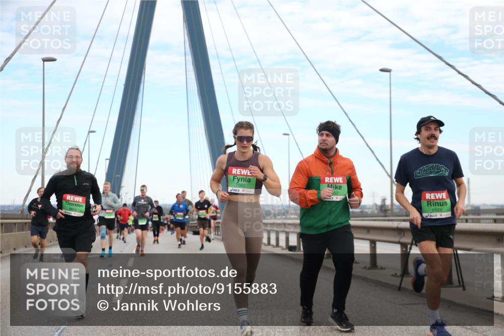 03.10.2025 - Köhlbrandbrückenlauf Jannik Wohlers http://msf.ph/oto/9155883 03.10.2025 15:26:45 Position 1 8824, 7562, 52, 8026 meine-sportfotos.de