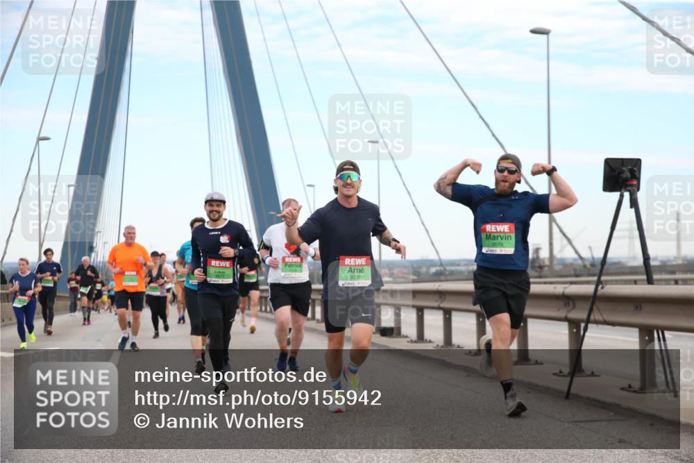 03.10.2025 - Köhlbrandbrückenlauf Jannik Wohlers http://msf.ph/oto/9155942 03.10.2025 15:27:09 Position 1 9020, 9019 meine-sportfotos.de