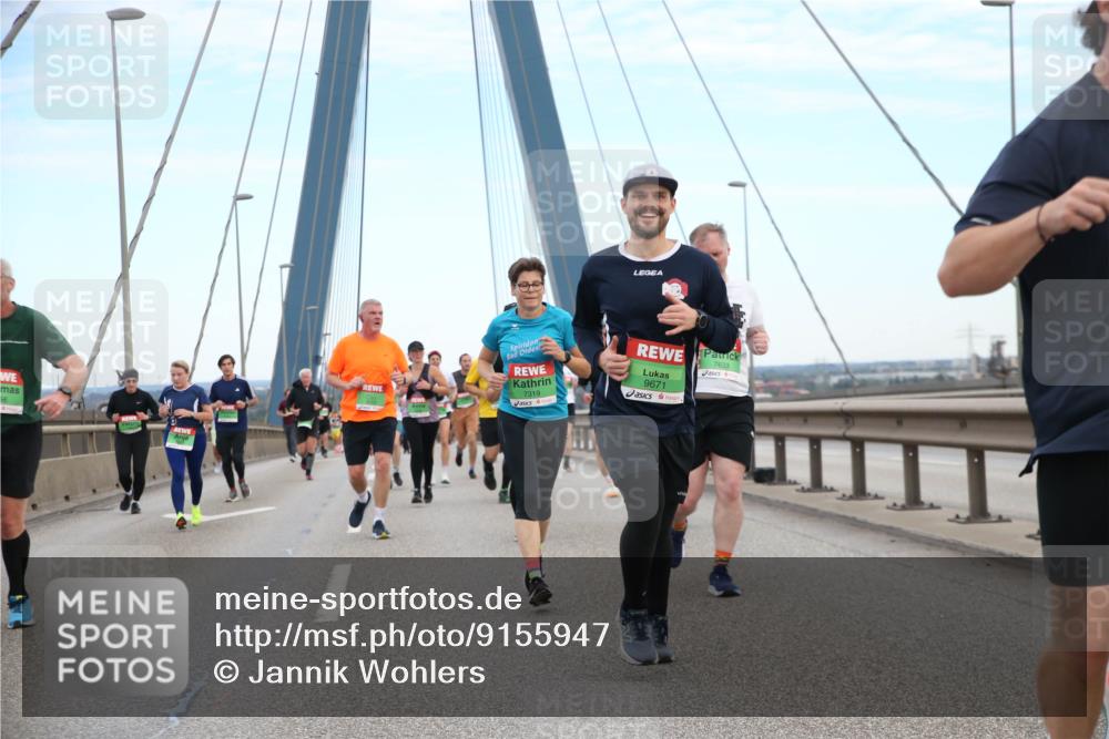 03.10.2025 - Köhlbrandbrückenlauf Jannik Wohlers http://msf.ph/oto/9155947 03.10.2025 15:27:10 Position 1 9671, 7633, 7319 meine-sportfotos.de