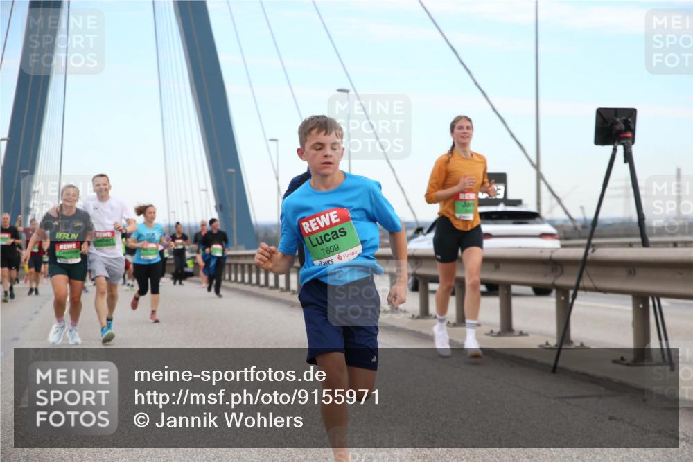 03.10.2025 - Köhlbrandbrückenlauf Jannik Wohlers http://msf.ph/oto/9155971 03.10.2025 15:27:18 Position 1 7609 meine-sportfotos.de