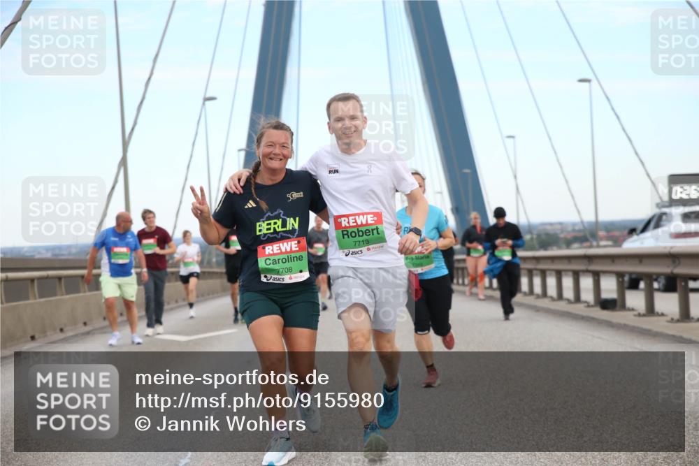 03.10.2025 - Köhlbrandbrückenlauf Jannik Wohlers http://msf.ph/oto/9155980 03.10.2025 15:27:21 Position 1 50, 7708, 7713, 7349, 026 meine-sportfotos.de