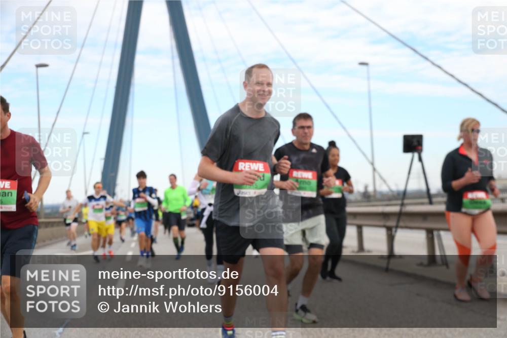03.10.2025 - Köhlbrandbrückenlauf Jannik Wohlers http://msf.ph/oto/9156004 03.10.2025 15:27:28 Position 1 5 meine-sportfotos.de
