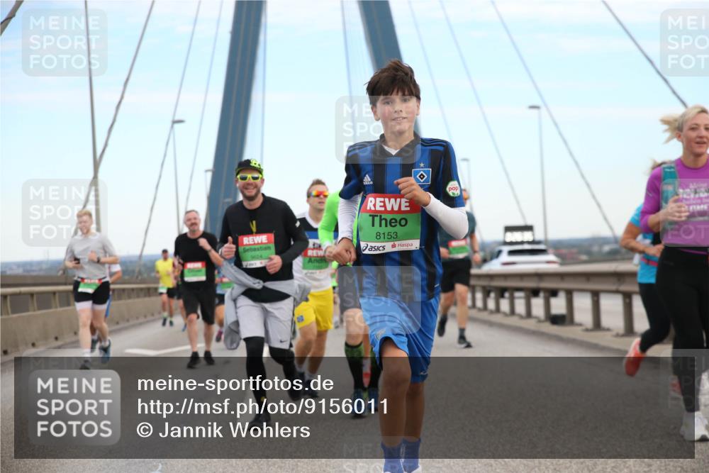 03.10.2025 - Köhlbrandbrückenlauf Jannik Wohlers http://msf.ph/oto/9156011 03.10.2025 15:27:30 Position 1 8153 meine-sportfotos.de