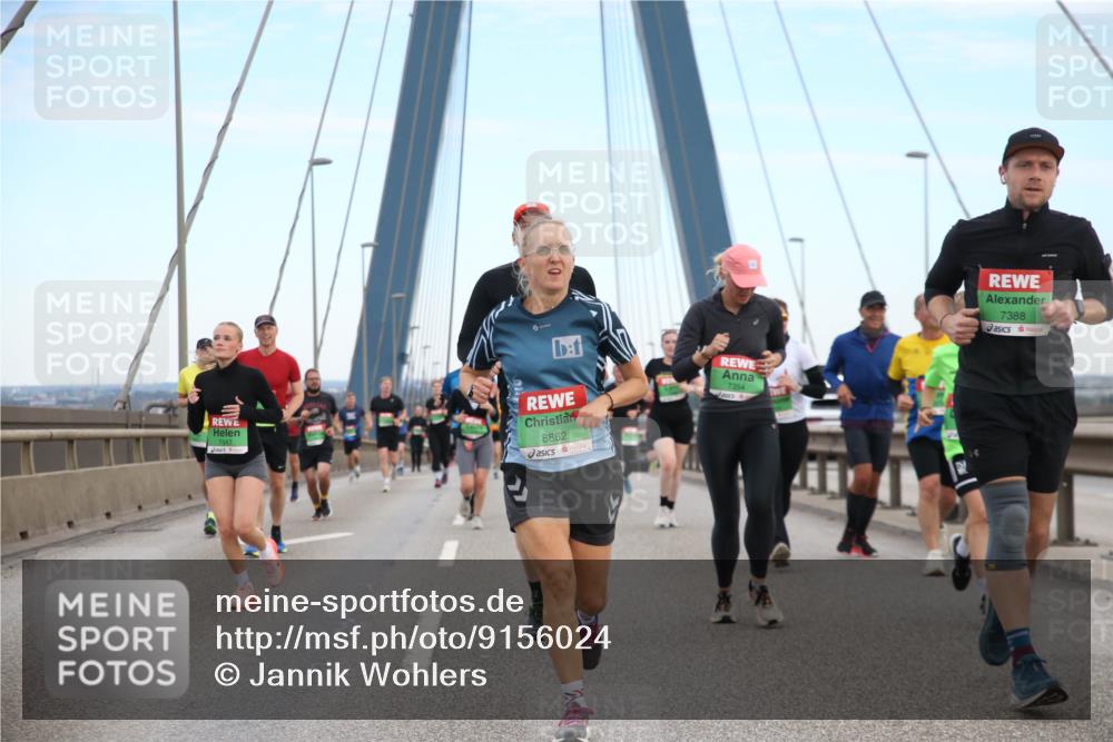 03.10.2025 - Köhlbrandbrückenlauf Jannik Wohlers http://msf.ph/oto/9156024 03.10.2025 15:27:34 Position 1 7517, 8862, 7354, 7388 meine-sportfotos.de