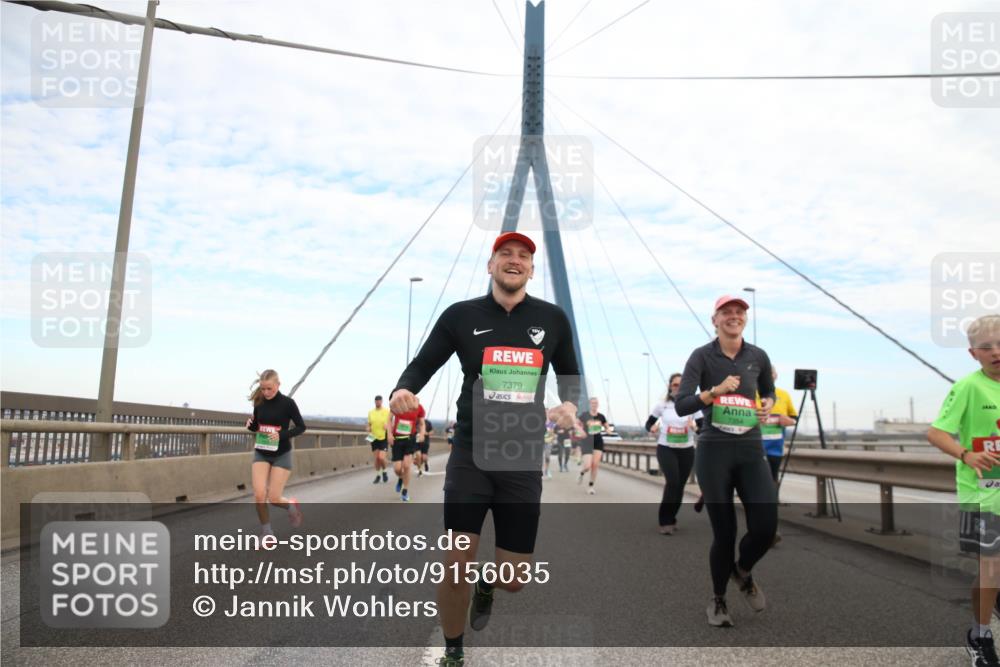 03.10.2025 - Köhlbrandbrückenlauf Jannik Wohlers http://msf.ph/oto/9156035 03.10.2025 15:27:36 Position 1 7379 meine-sportfotos.de