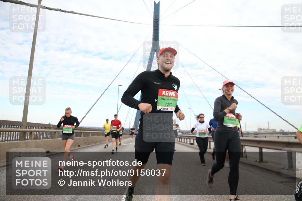 03.10.2025 - Köhlbrandbrückenlauf Jannik Wohlers http://msf.ph/oto/9156037 03.10.2025 15:27:36 Position 1 7379, 7354 meine-sportfotos.de