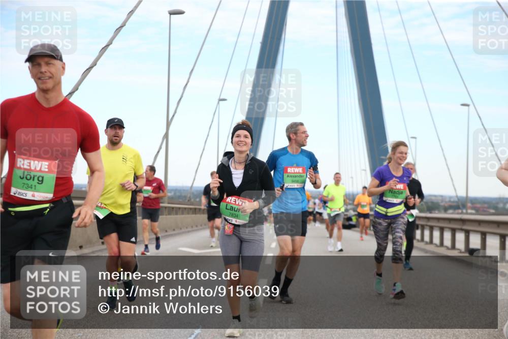 03.10.2025 - Köhlbrandbrückenlauf Jannik Wohlers http://msf.ph/oto/9156039 03.10.2025 15:27:38 Position 1 7341, 7834, 9458 meine-sportfotos.de