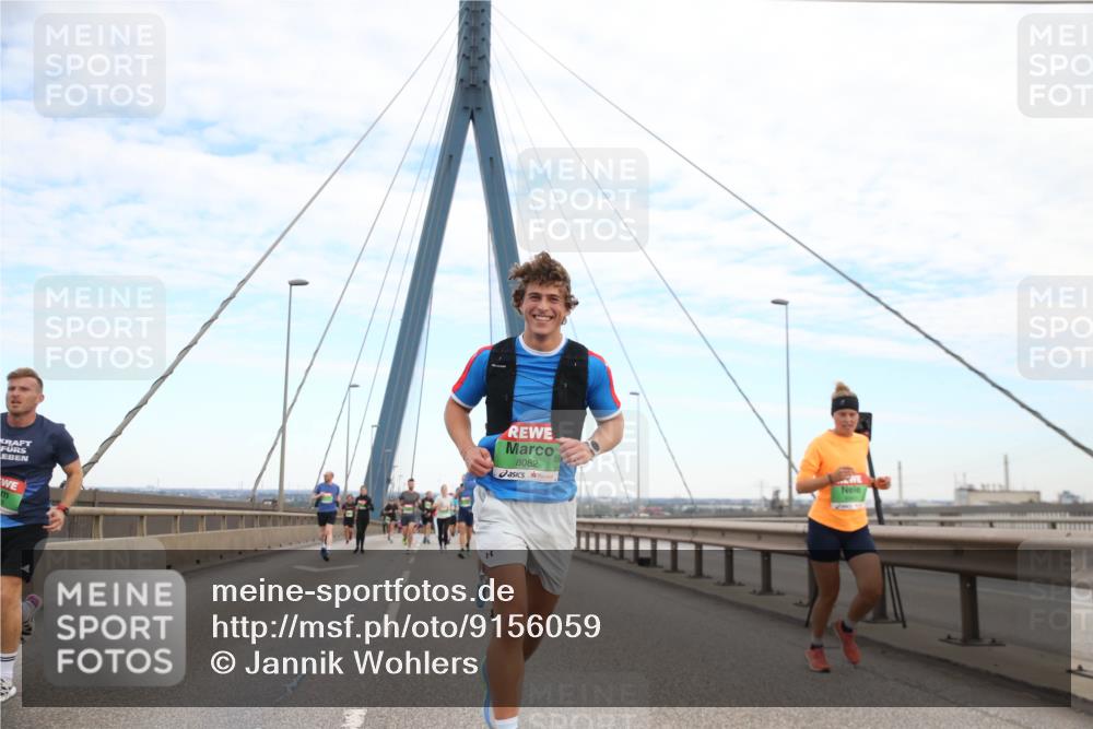 03.10.2025 - Köhlbrandbrückenlauf Jannik Wohlers http://msf.ph/oto/9156059 03.10.2025 15:27:44 Position 1 8082 meine-sportfotos.de