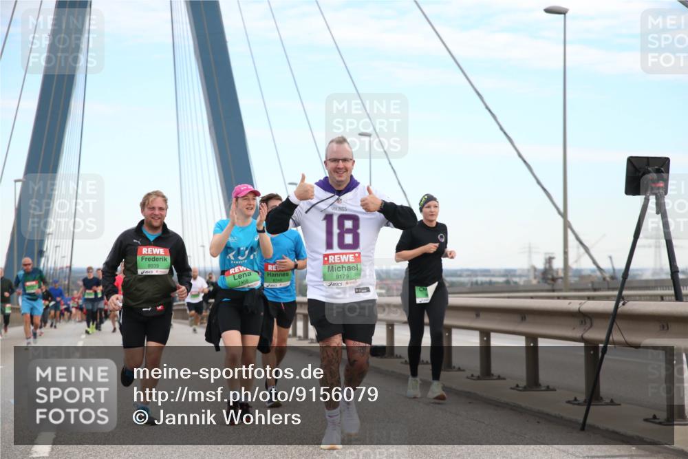 03.10.2025 - Köhlbrandbrückenlauf Jannik Wohlers http://msf.ph/oto/9156079 03.10.2025 15:27:53 Position 1 8939, 18, 9179, 7468, 8348 meine-sportfotos.de