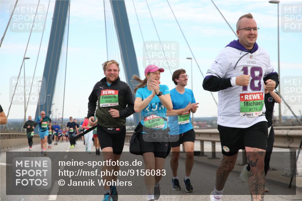 03.10.2025 - Köhlbrandbrückenlauf Jannik Wohlers http://msf.ph/oto/9156083 03.10.2025 15:27:54 Position 1 8939, 3, 7468, 18, 9179 meine-sportfotos.de