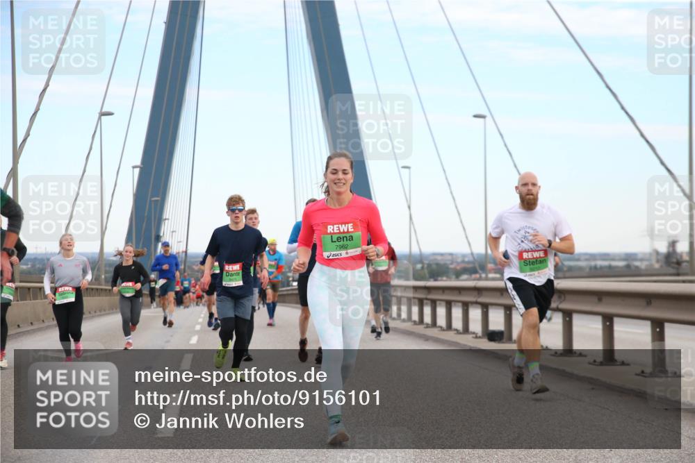 03.10.2025 - Köhlbrandbrückenlauf Jannik Wohlers http://msf.ph/oto/9156101 03.10.2025 15:28:00 Position 1 9475, 7962, 9213 meine-sportfotos.de