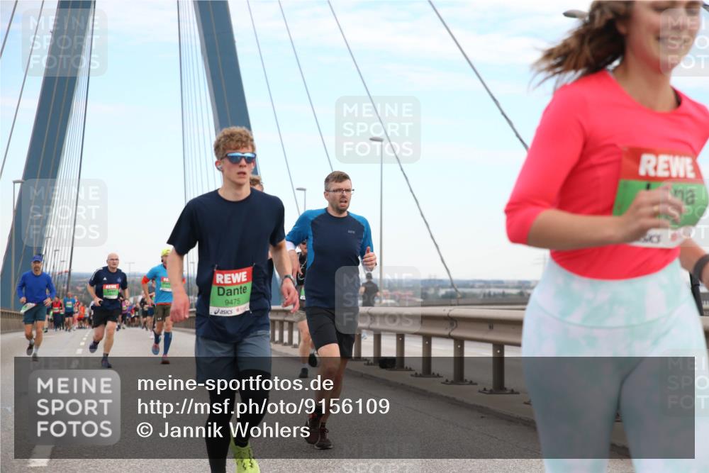 03.10.2025 - Köhlbrandbrückenlauf Jannik Wohlers http://msf.ph/oto/9156109 03.10.2025 15:28:02 Position 1 9475 meine-sportfotos.de