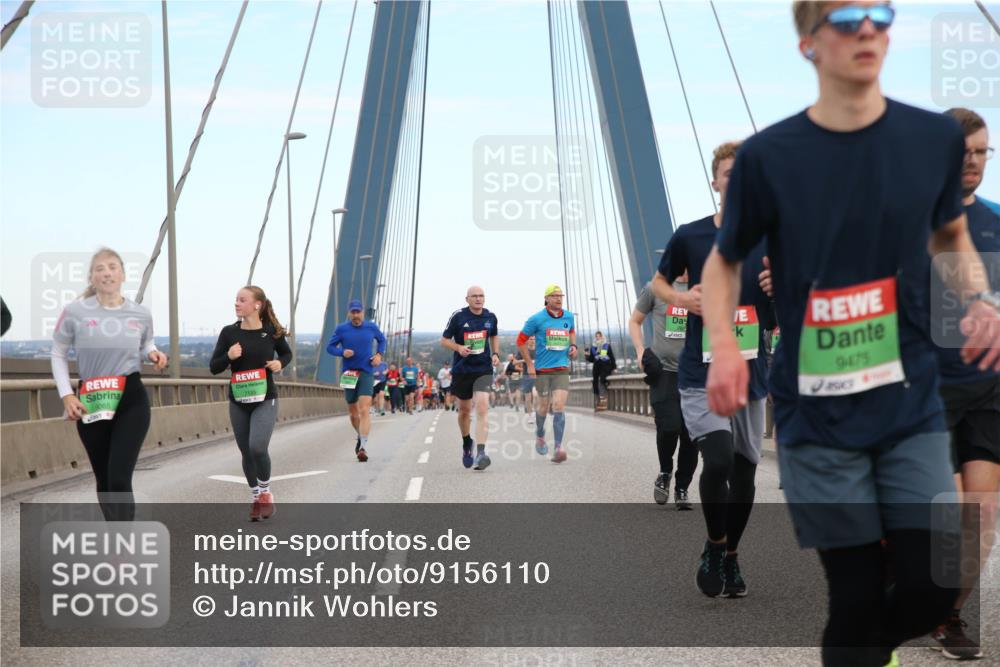 03.10.2025 - Köhlbrandbrückenlauf Jannik Wohlers http://msf.ph/oto/9156110 03.10.2025 15:28:02 Position 1 9065, 7135, 9475 meine-sportfotos.de
