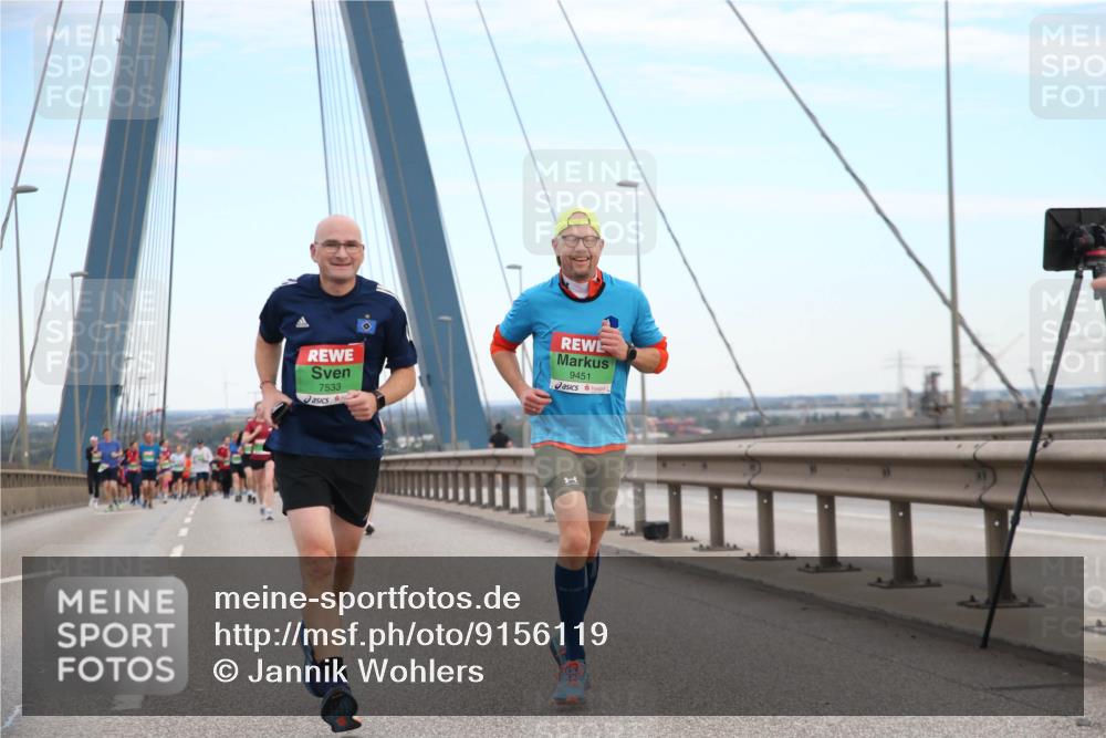 03.10.2025 - Köhlbrandbrückenlauf Jannik Wohlers http://msf.ph/oto/9156119 03.10.2025 15:28:06 Position 1 7533, 9451 meine-sportfotos.de