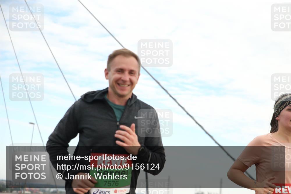 03.10.2025 - Köhlbrandbrückenlauf Jannik Wohlers http://msf.ph/oto/9156124 03.10.2025 15:28:18 Position 1 7576 meine-sportfotos.de