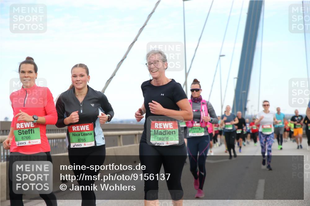 03.10.2025 - Köhlbrandbrückenlauf Jannik Wohlers http://msf.ph/oto/9156137 03.10.2025 15:28:42 Position 1 8766, 8765, 8958 meine-sportfotos.de