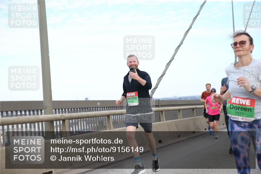 03.10.2025 - Köhlbrandbrückenlauf Jannik Wohlers http://msf.ph/oto/9156149 03.10.2025 15:28:46 Position 1 8035, 7177 meine-sportfotos.de