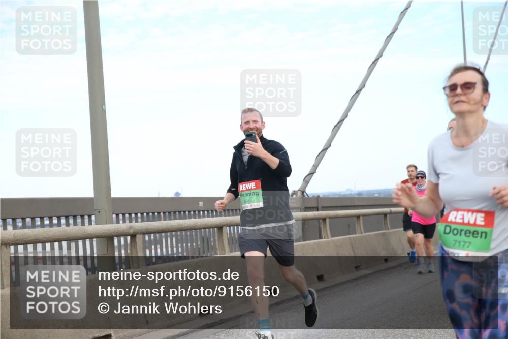 03.10.2025 - Köhlbrandbrückenlauf Jannik Wohlers http://msf.ph/oto/9156150 03.10.2025 15:28:46 Position 1 9, 8035, 7177 meine-sportfotos.de