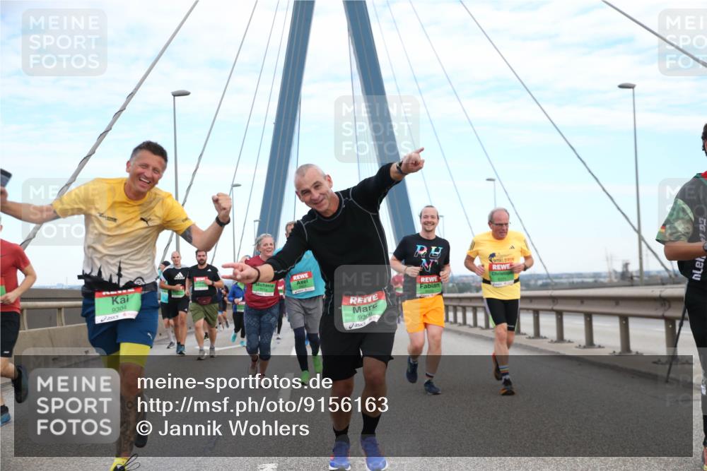 03.10.2025 - Köhlbrandbrückenlauf Jannik Wohlers http://msf.ph/oto/9156163 03.10.2025 15:28:49 Position 1 9304, 7718, 9300 meine-sportfotos.de