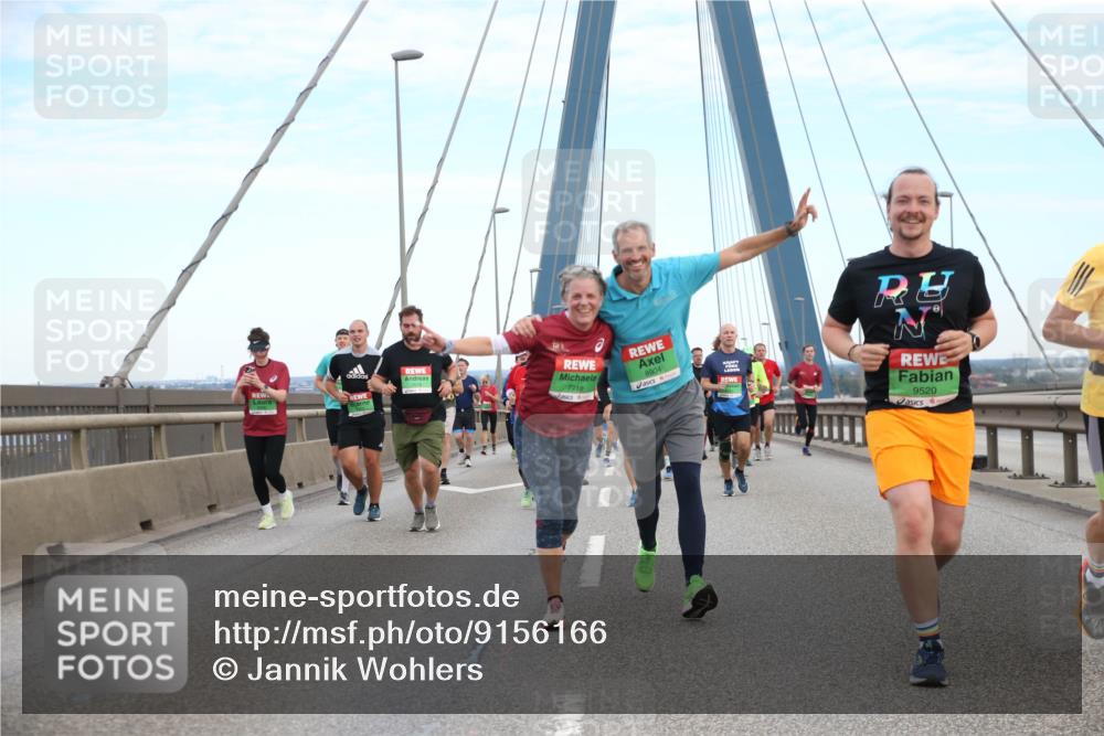 03.10.2025 - Köhlbrandbrückenlauf Jannik Wohlers http://msf.ph/oto/9156166 03.10.2025 15:28:51 Position 1 7718, 8904, 9520 meine-sportfotos.de