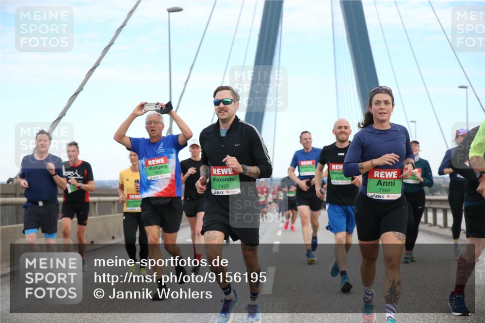 03.10.2025 - Köhlbrandbrückenlauf Jannik Wohlers http://msf.ph/oto/9156195 03.10.2025 15:28:57 Position 1 7910, 7457, 8220, 7482 meine-sportfotos.de