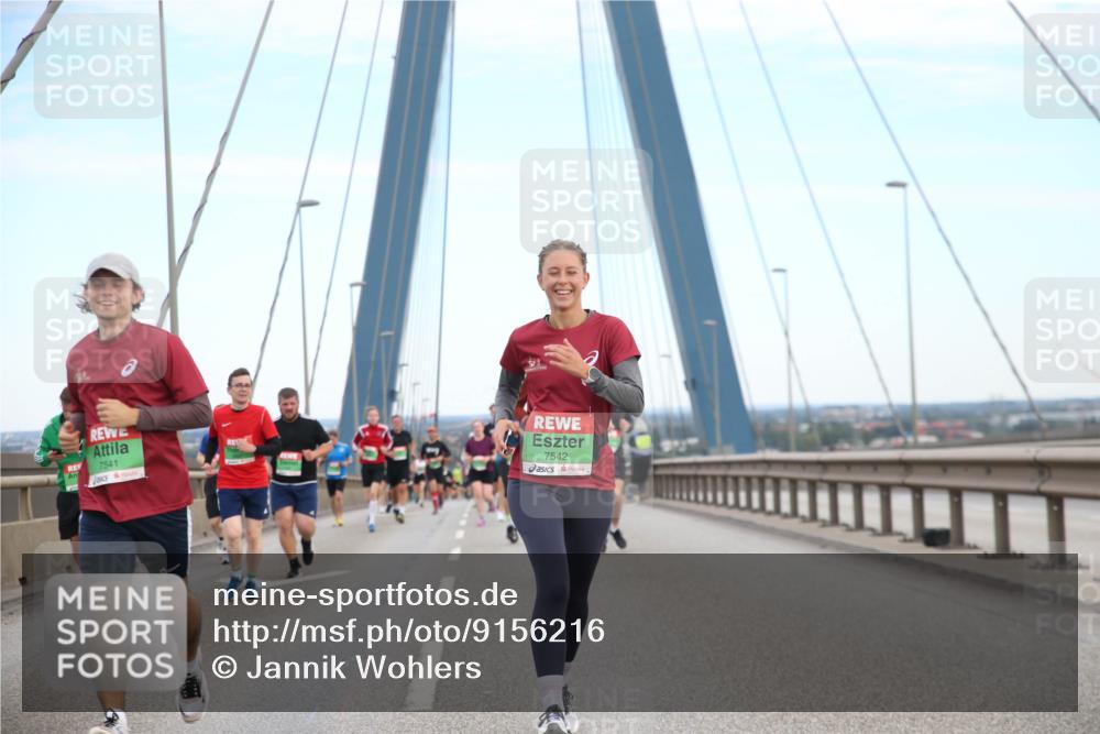 03.10.2025 - Köhlbrandbrückenlauf Jannik Wohlers http://msf.ph/oto/9156216 03.10.2025 15:29:06 Position 1 7541, 7542 meine-sportfotos.de