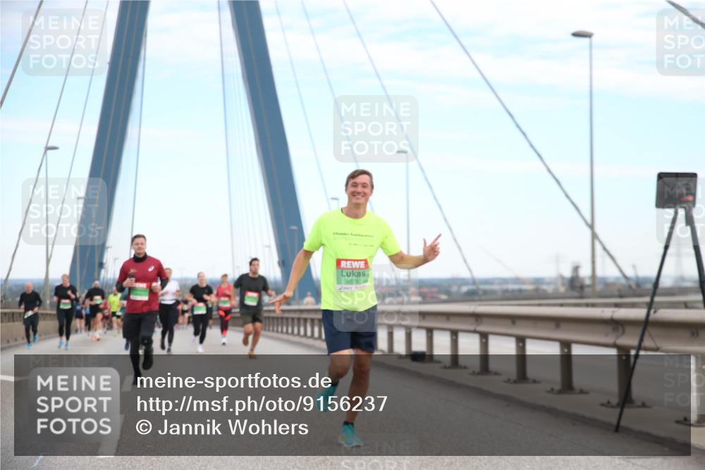 03.10.2025 - Köhlbrandbrückenlauf Jannik Wohlers http://msf.ph/oto/9156237 03.10.2025 15:29:29 Position 1 9378 meine-sportfotos.de