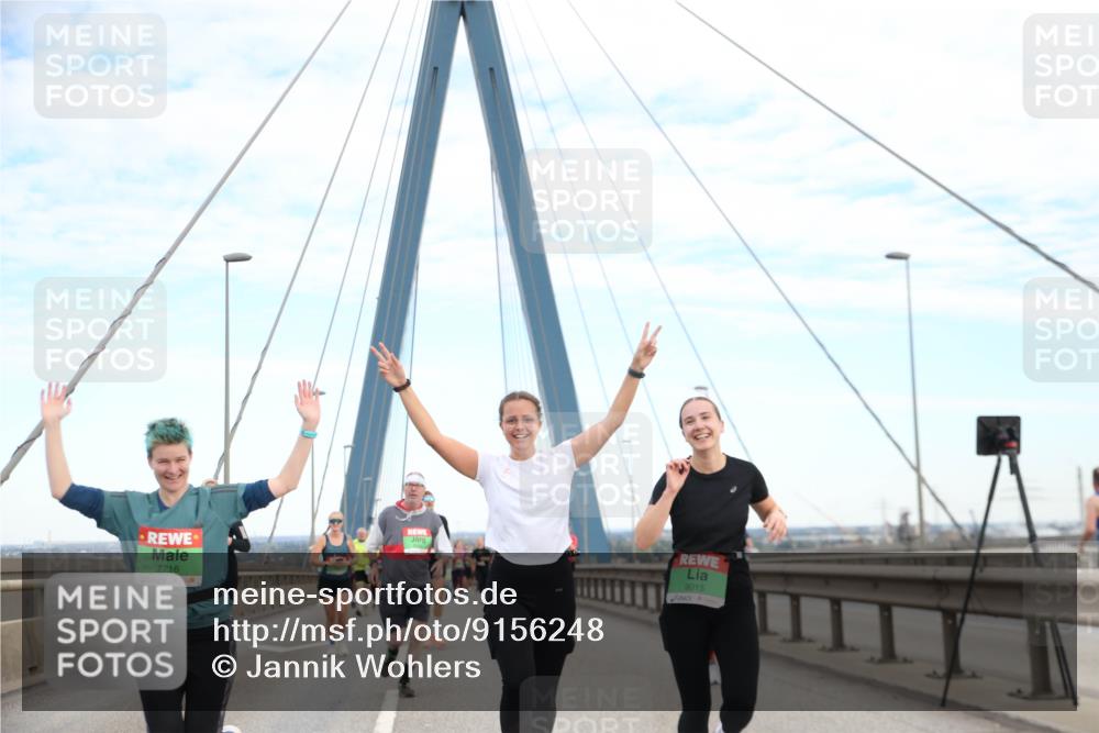 03.10.2025 - Köhlbrandbrückenlauf Jannik Wohlers http://msf.ph/oto/9156248 03.10.2025 15:29:35 Position 1 7716, 9015 meine-sportfotos.de
