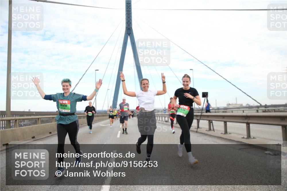 03.10.2025 - Köhlbrandbrückenlauf Jannik Wohlers http://msf.ph/oto/9156253 03.10.2025 15:29:36 Position 1 7716 meine-sportfotos.de