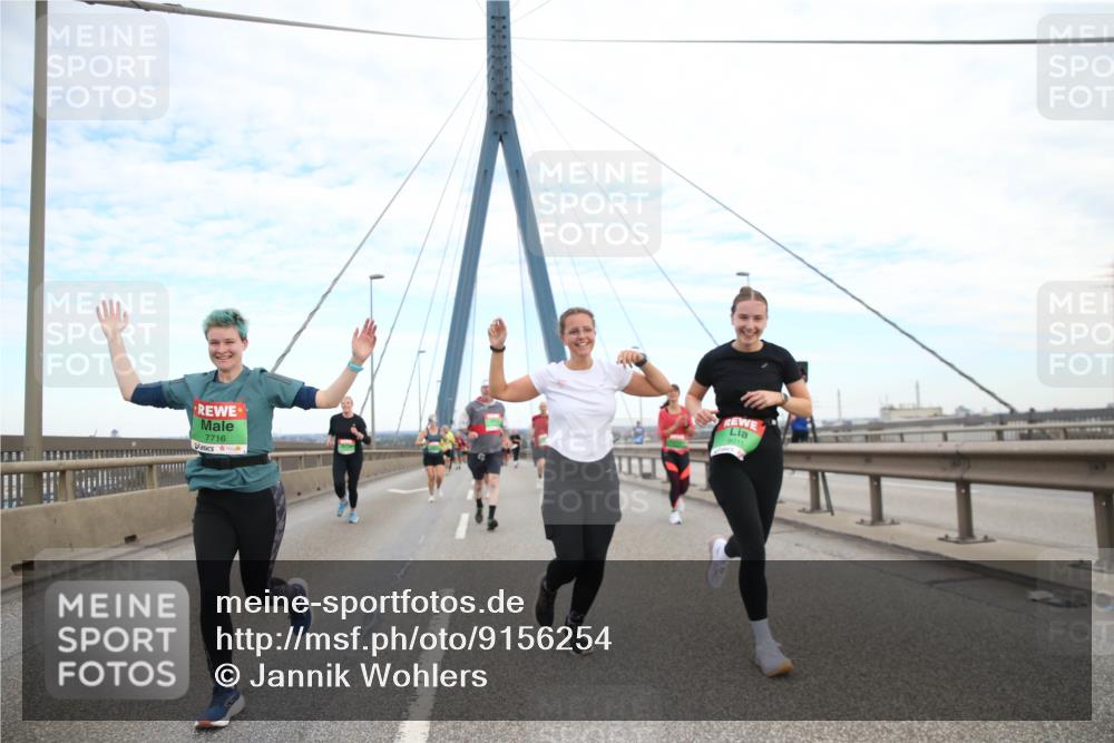 03.10.2025 - Köhlbrandbrückenlauf Jannik Wohlers http://msf.ph/oto/9156254 03.10.2025 15:29:36 Position 1 7716, 9015 meine-sportfotos.de