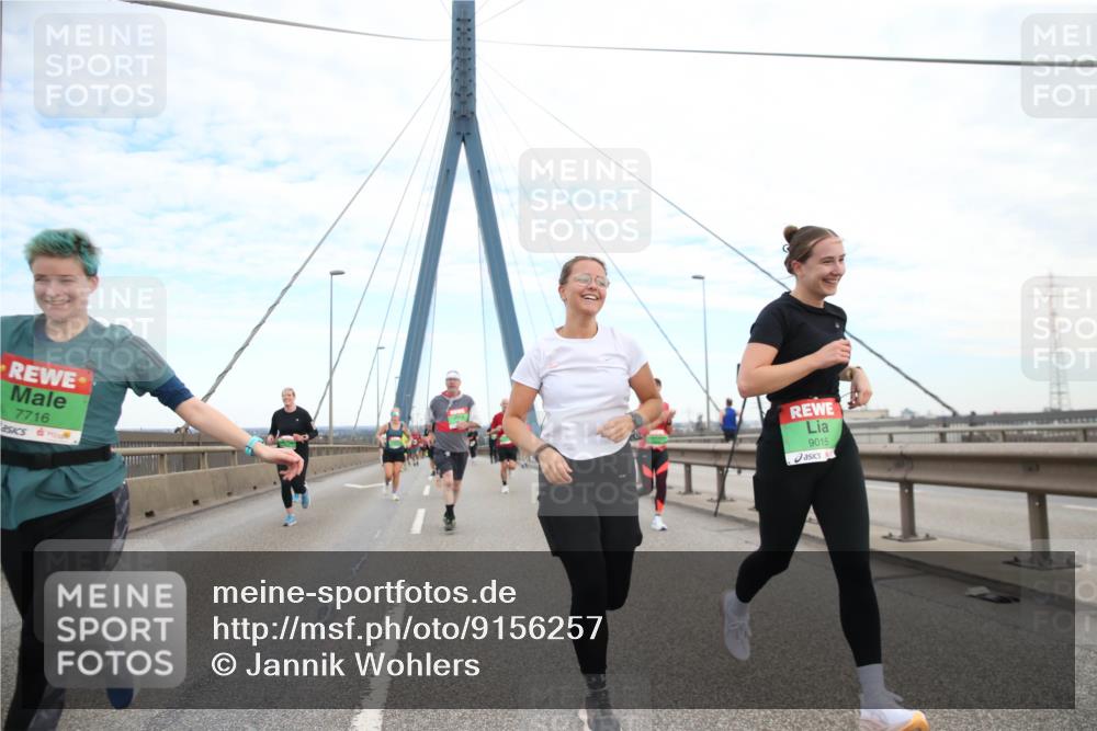 03.10.2025 - Köhlbrandbrückenlauf Jannik Wohlers http://msf.ph/oto/9156257 03.10.2025 15:29:36 Position 1 7716, 9015 meine-sportfotos.de