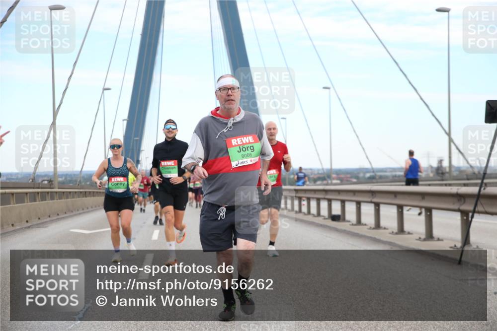 03.10.2025 - Köhlbrandbrückenlauf Jannik Wohlers http://msf.ph/oto/9156262 03.10.2025 15:29:37 Position 1 8066 meine-sportfotos.de