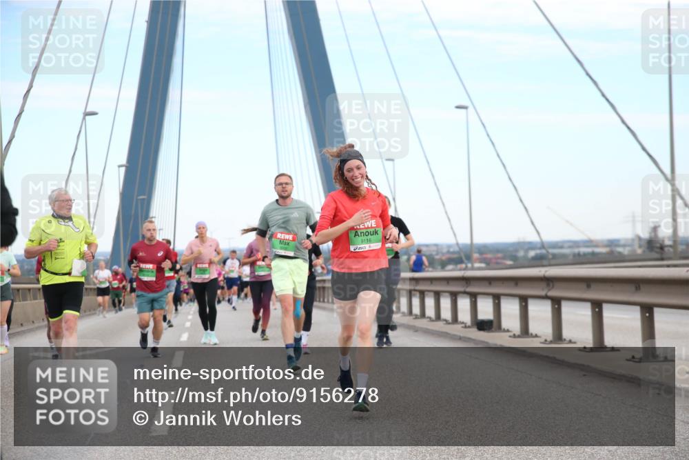 03.10.2025 - Köhlbrandbrückenlauf Jannik Wohlers http://msf.ph/oto/9156278 03.10.2025 15:29:42 Position 1 9116 meine-sportfotos.de