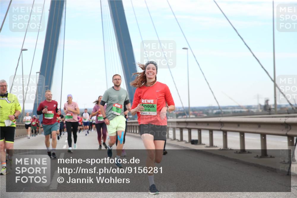 03.10.2025 - Köhlbrandbrückenlauf Jannik Wohlers http://msf.ph/oto/9156281 03.10.2025 15:29:43 Position 1 9116 meine-sportfotos.de