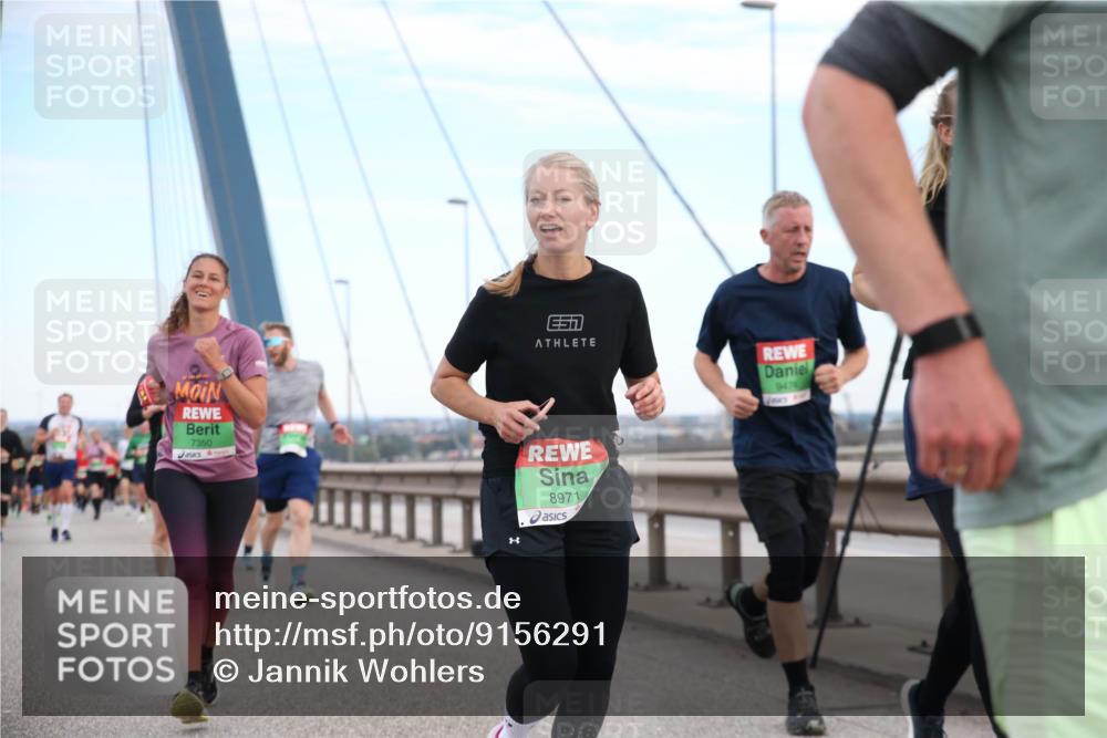 03.10.2025 - Köhlbrandbrückenlauf Jannik Wohlers http://msf.ph/oto/9156291 03.10.2025 15:29:46 Position 1 7350, 8971 meine-sportfotos.de
