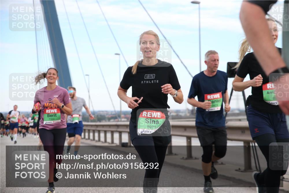 03.10.2025 - Köhlbrandbrückenlauf Jannik Wohlers http://msf.ph/oto/9156292 03.10.2025 15:29:46 Position 1 7350, 8971, 9474, 89 meine-sportfotos.de