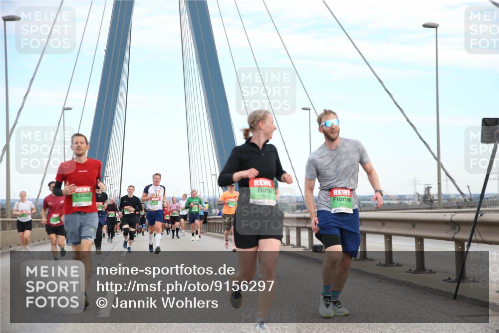 03.10.2025 - Köhlbrandbrückenlauf Jannik Wohlers http://msf.ph/oto/9156297 03.10.2025 15:29:48 Position 1 7666, 7667 meine-sportfotos.de