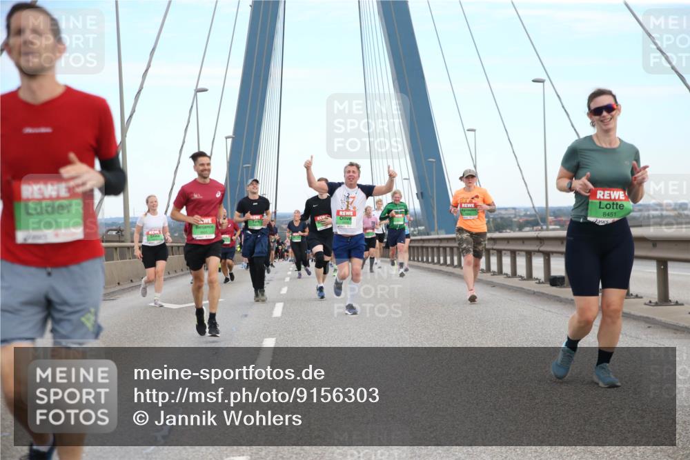 03.10.2025 - Köhlbrandbrückenlauf Jannik Wohlers http://msf.ph/oto/9156303 03.10.2025 15:29:50 Position 1 7761, 8451 meine-sportfotos.de
