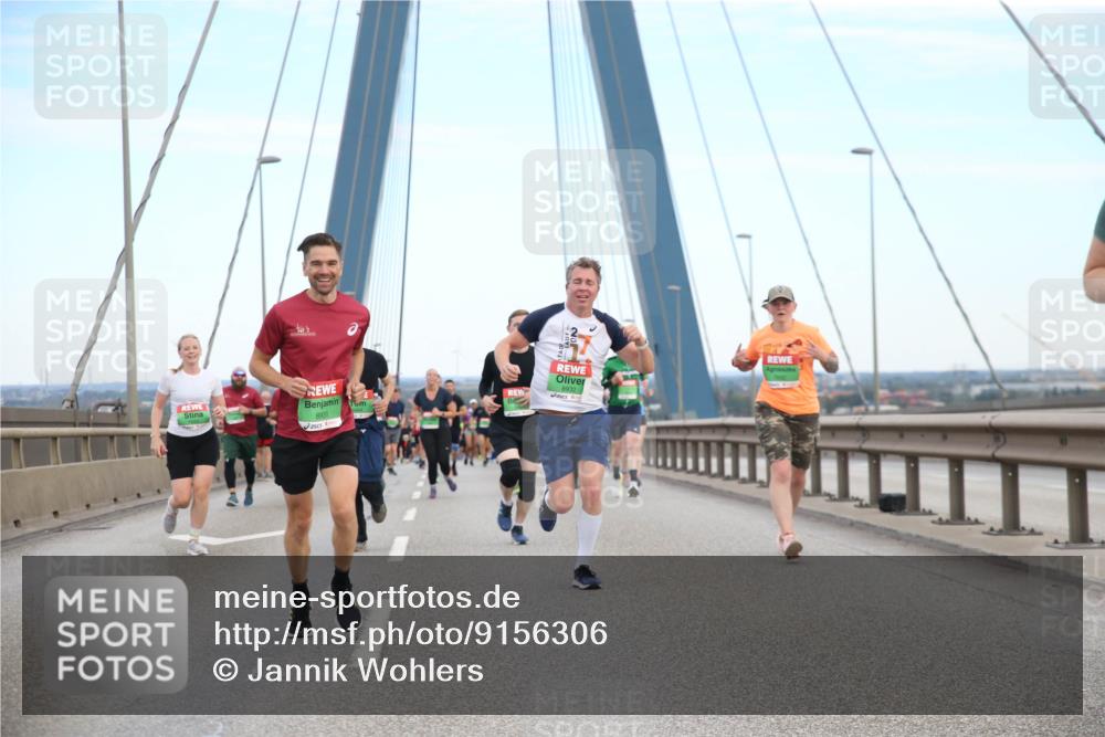 03.10.2025 - Köhlbrandbrückenlauf Jannik Wohlers http://msf.ph/oto/9156306 03.10.2025 15:29:50 Position 1 8931, 8932 meine-sportfotos.de
