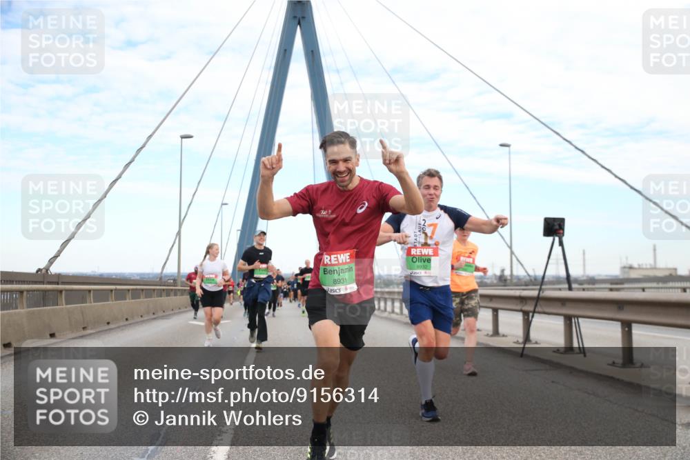 03.10.2025 - Köhlbrandbrückenlauf Jannik Wohlers http://msf.ph/oto/9156314 03.10.2025 15:29:52 Position 1 8931, 8932 meine-sportfotos.de