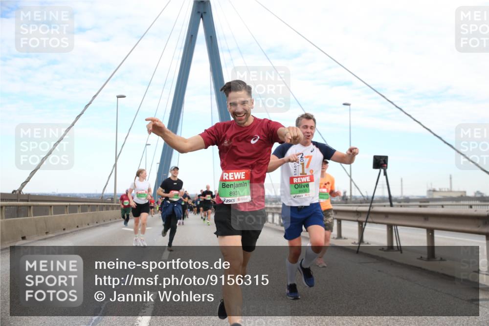 03.10.2025 - Köhlbrandbrückenlauf Jannik Wohlers http://msf.ph/oto/9156315 03.10.2025 15:29:52 Position 1 8932, 8931 meine-sportfotos.de