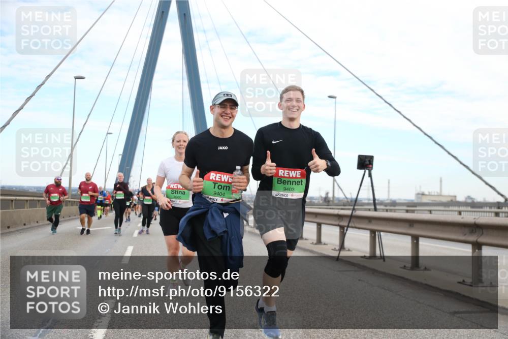 03.10.2025 - Köhlbrandbrückenlauf Jannik Wohlers http://msf.ph/oto/9156322 03.10.2025 15:29:55 Position 1 7660, 9404, 9403 meine-sportfotos.de