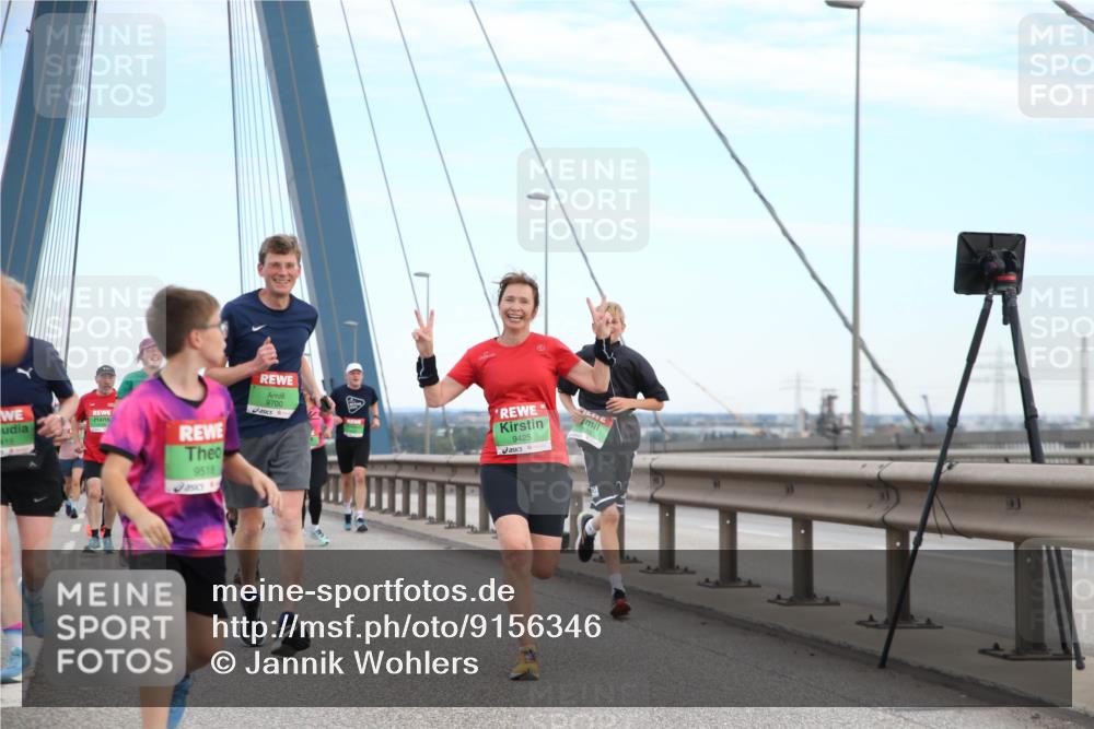 03.10.2025 - Köhlbrandbrückenlauf Jannik Wohlers http://msf.ph/oto/9156346 03.10.2025 15:30:03 Position 1 415, 9518, 9700, 9425 meine-sportfotos.de