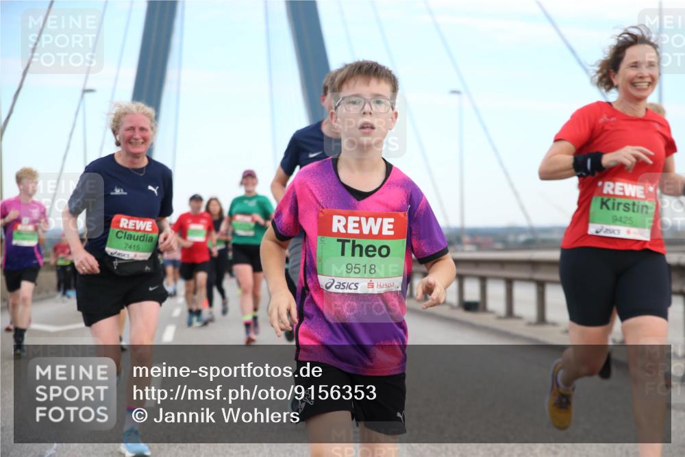 03.10.2025 - Köhlbrandbrückenlauf Jannik Wohlers http://msf.ph/oto/9156353 03.10.2025 15:30:04 Position 1 7415, 9518, 9425 meine-sportfotos.de