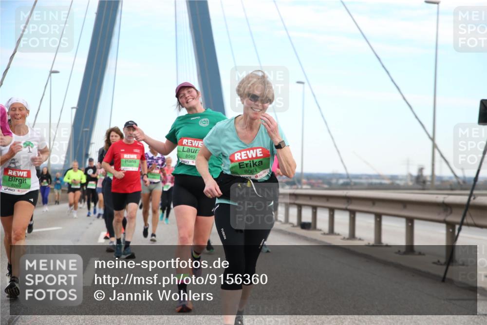 03.10.2025 - Köhlbrandbrückenlauf Jannik Wohlers http://msf.ph/oto/9156360 03.10.2025 15:30:06 Position 1 8269, 8040, 8084 meine-sportfotos.de